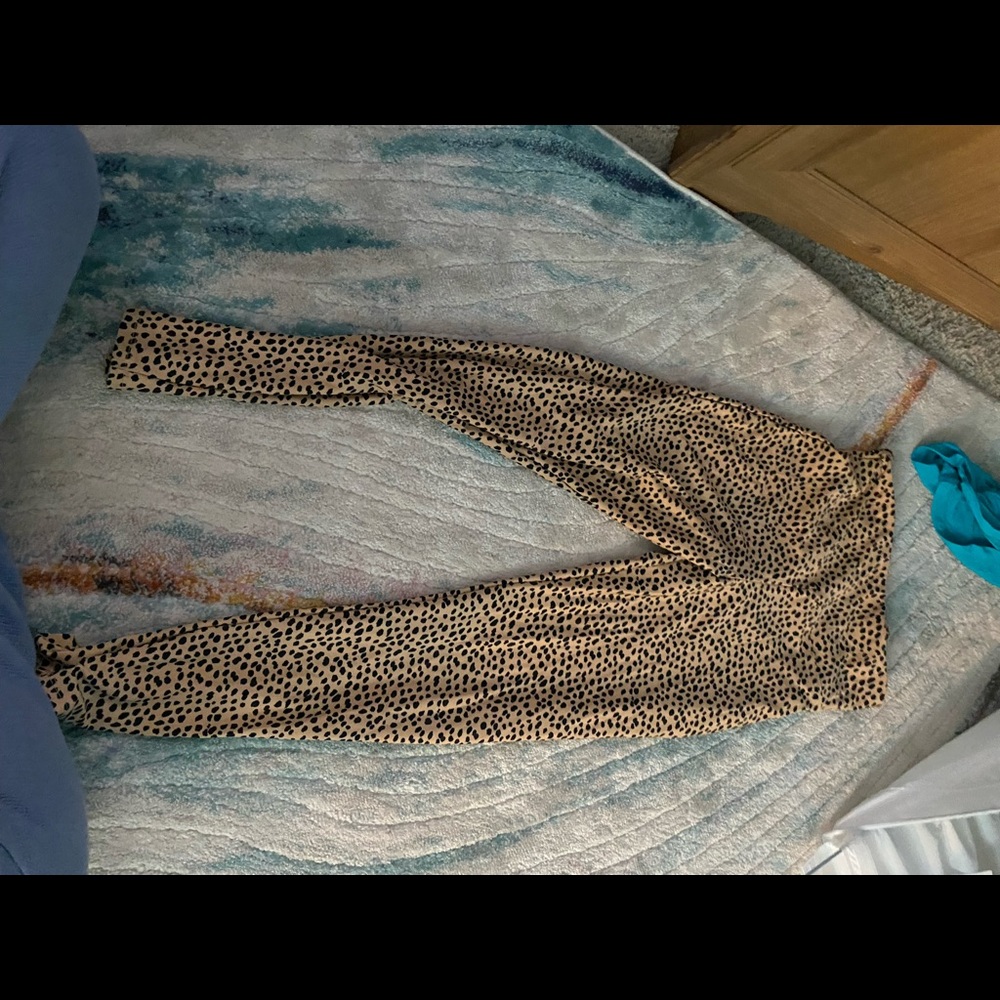 Cheetah print leggings